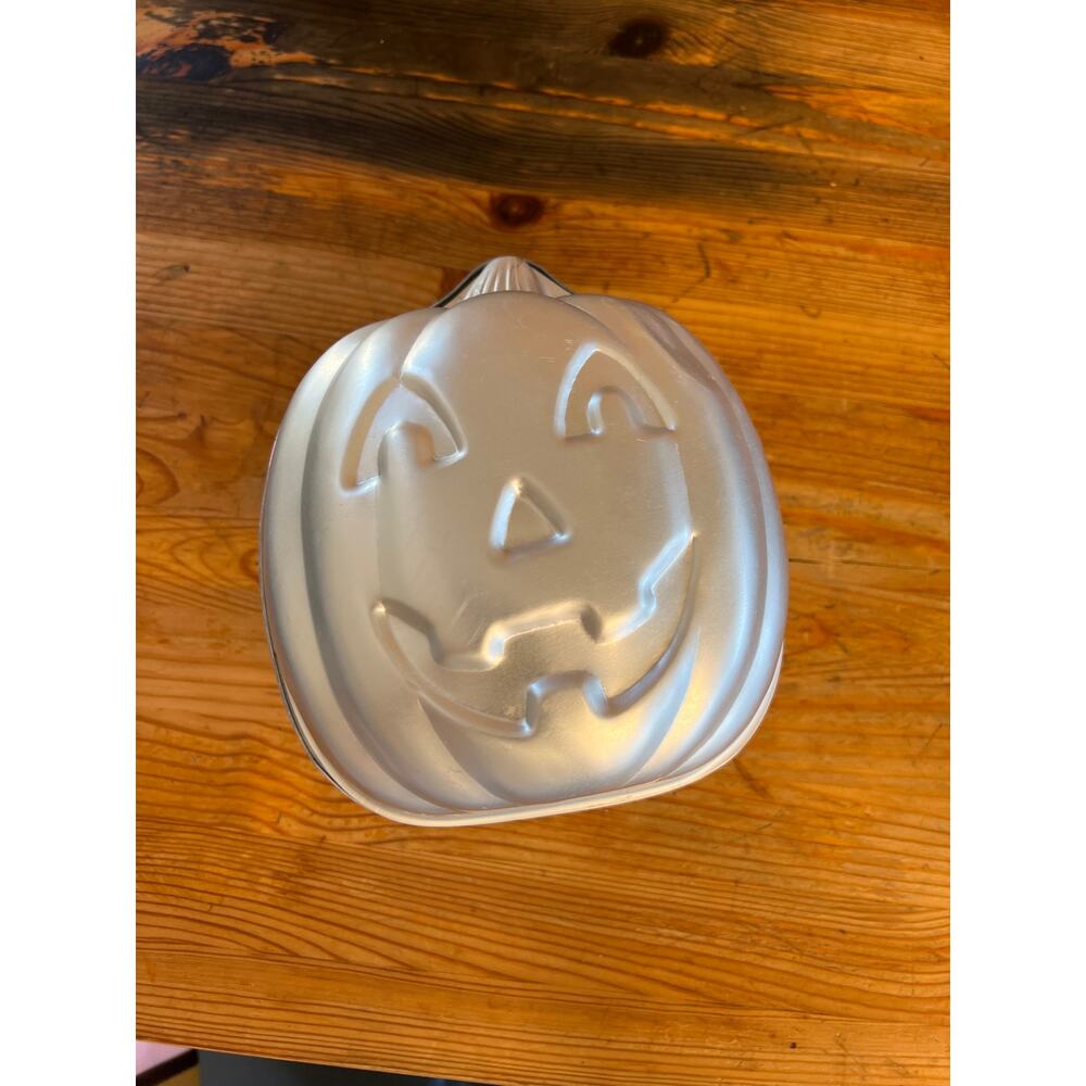 Pumpkin Cake Mold – 2-Piece Clamshell Baking Pan – Halloween Fall Bakeware